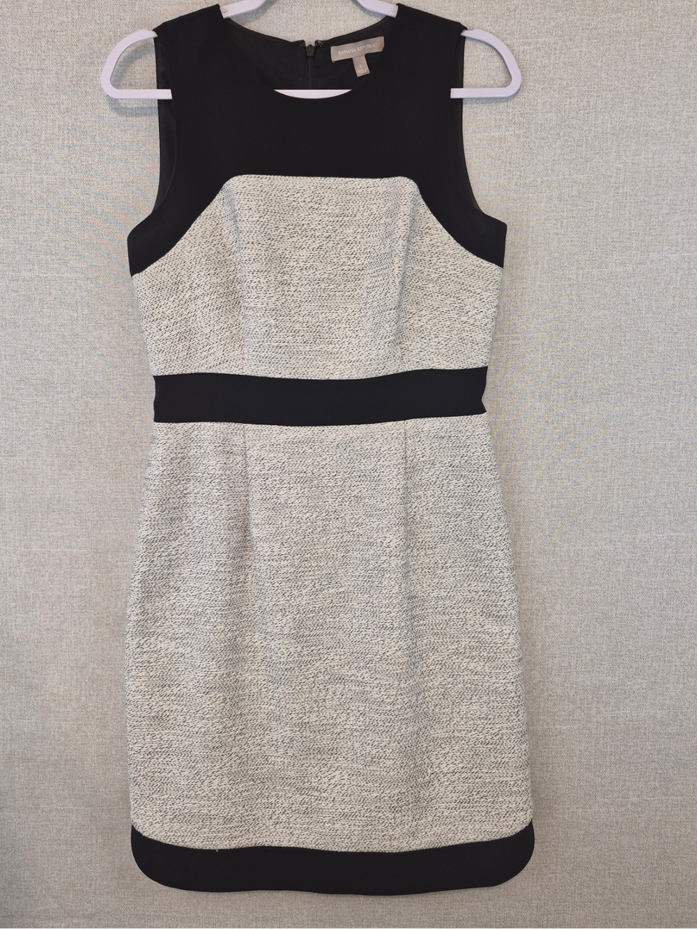 Banana Republic Black and Cream Colorblock Sheath Dress